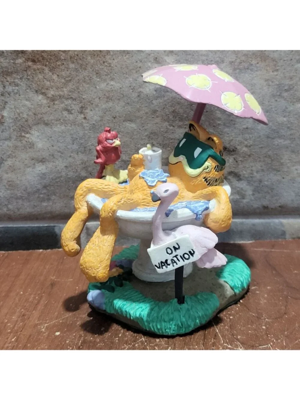 Danbury Mint Garfield Figurine on Vacation1992